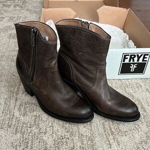 Frye bootie- beautiful condition, barely worn brown leather bootie.